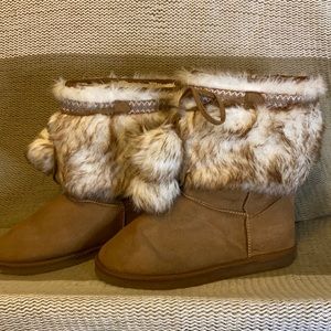 JustFab Fur lined Ugg like Boots- Size 8